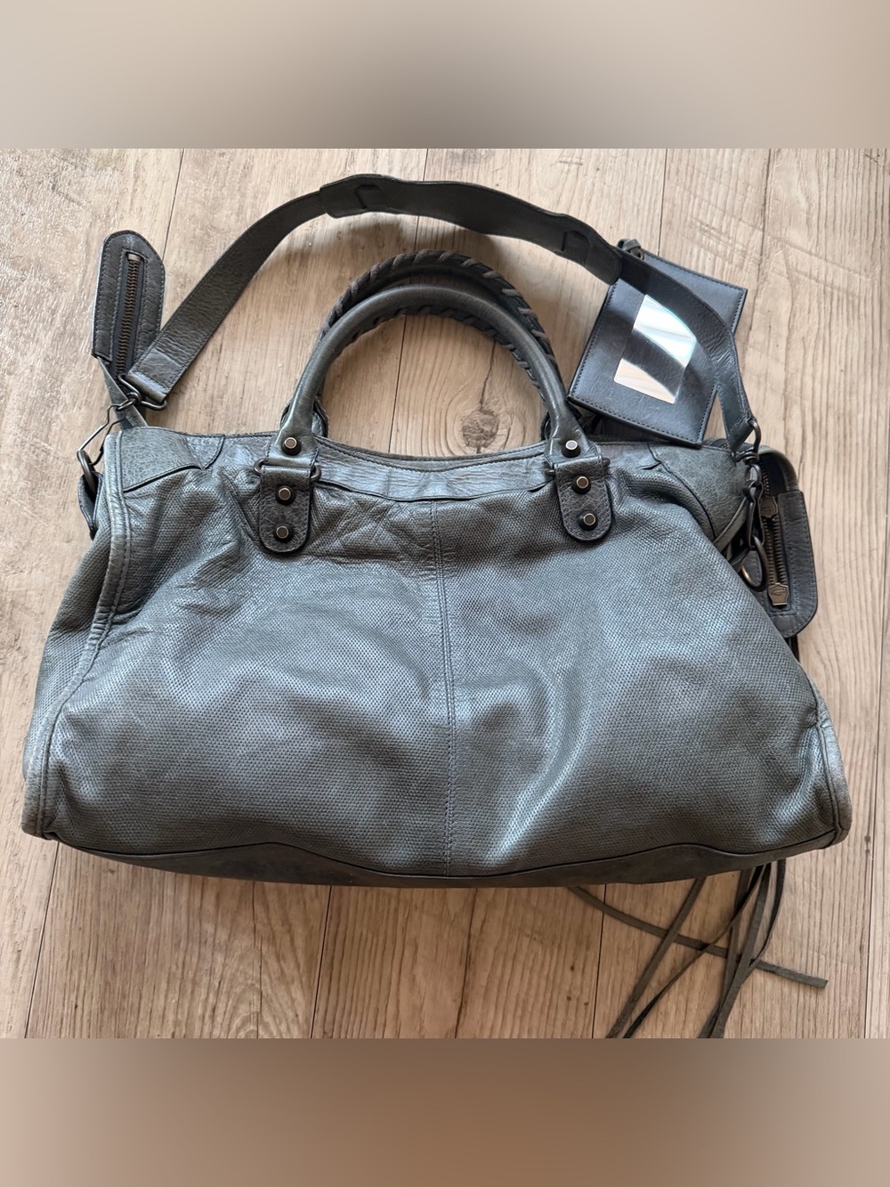 Authentic Balenciaga city bag in grey perforated leather - Picture 7 of 9
